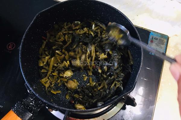 方肉雪菜扣碗的做法图解3