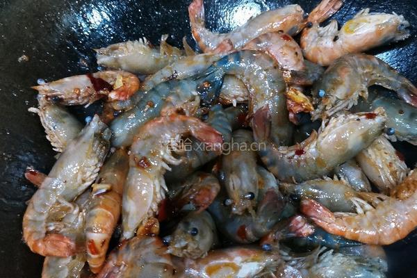 香辣油焖大头虾（沼虾）的做法图解5