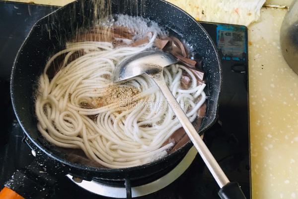 土豆粉鸭血羊汤的做法图解4