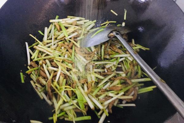 蒜黄炒肉丝的做法图解7