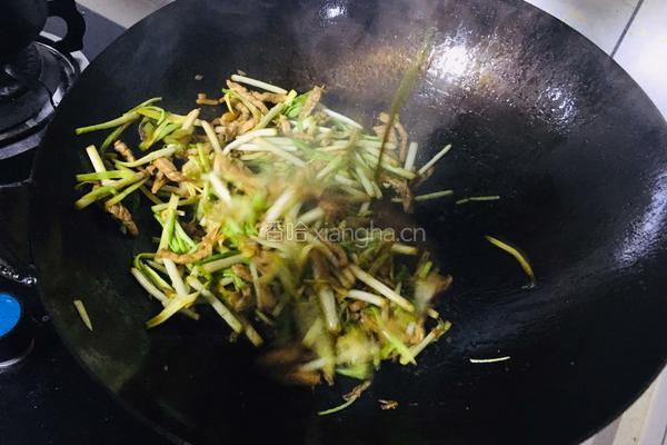 蒜黄炒肉丝的做法图解8