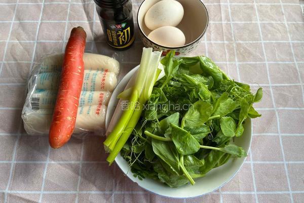 豌豆尖炒年糕的做法图解1