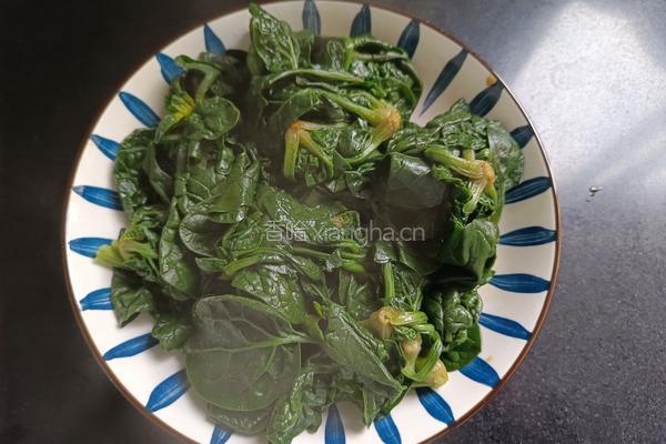 凉拌菠菜的做法图解7