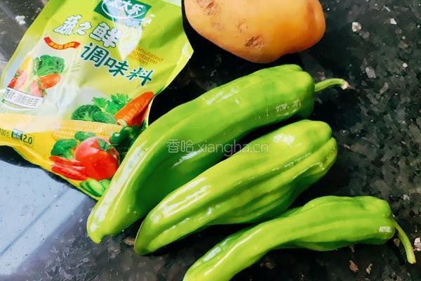 青椒土豆丝的做法图解1