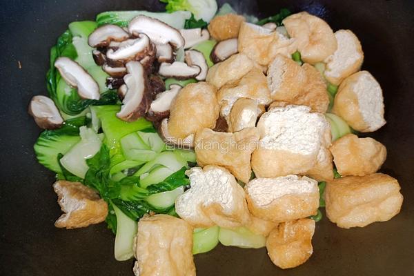 香菇豆腐油菜的做法图解7