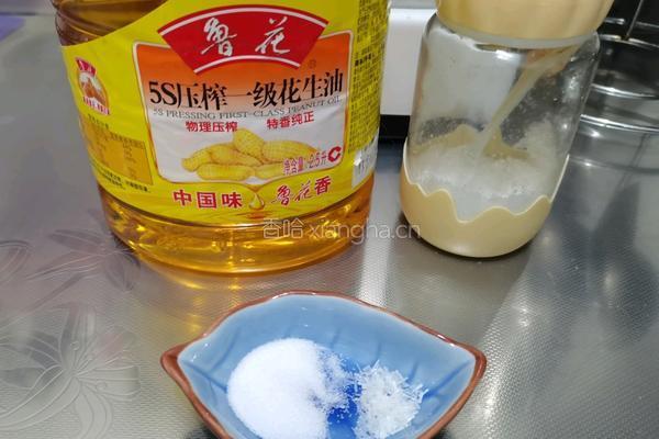 西红柿木耳白玉菇炒鸡蛋的做法图解2