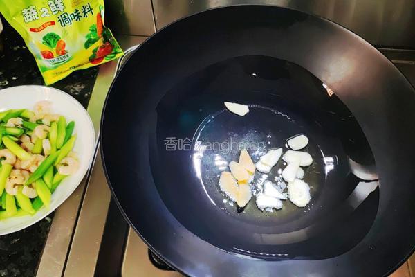 味美虾仁炒芦笋的做法图解5