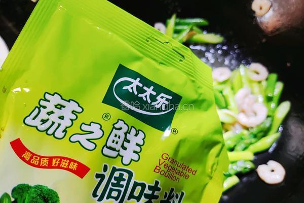 味美虾仁炒芦笋的做法图解7