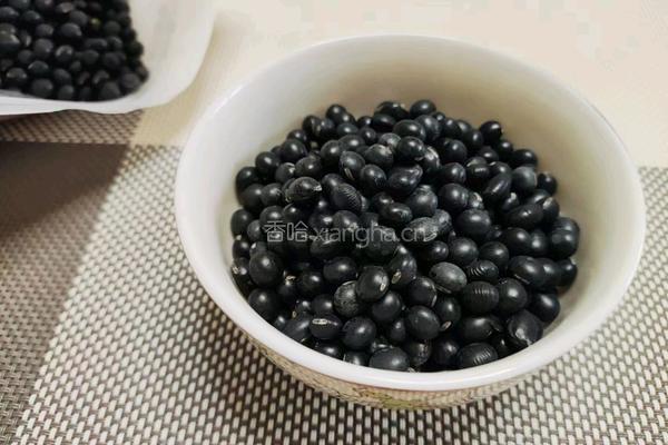 香浓黑豆浆的做法图解2