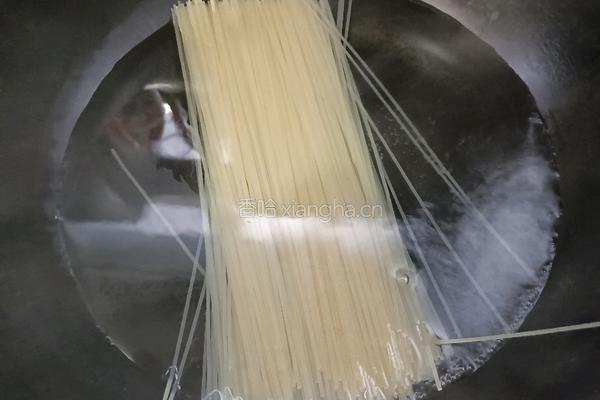 酸辣汤粉的做法图解2