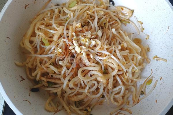 酱炒饼丝的做法图解8