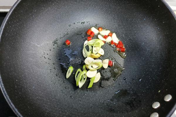 芹菜炒腐竹的做法图解10