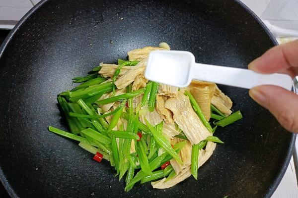 芹菜炒腐竹的做法图解14