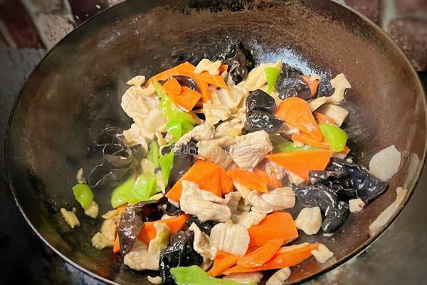 【春季“养肺”】荷塘什锦小炒肉的做法图解10