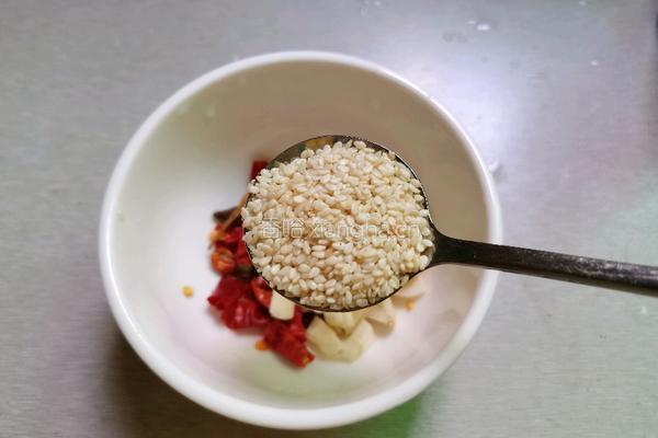 黄瓜拌木耳丝的做法图解6