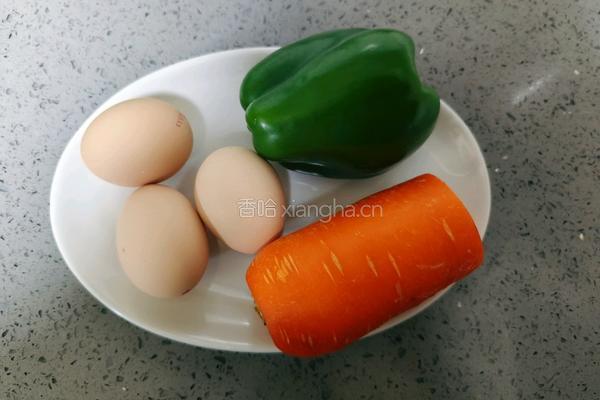 蚝油菜椒炒鸡蛋的做法图解1