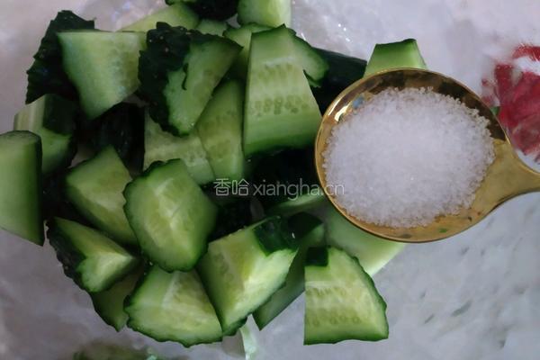 凉拌黄瓜的做法图解3