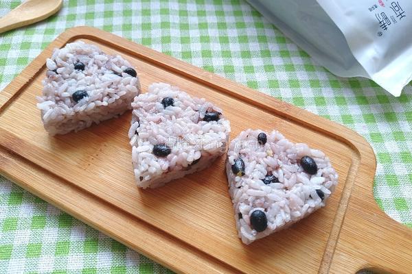 黑豆爱心饭团的做法图解8