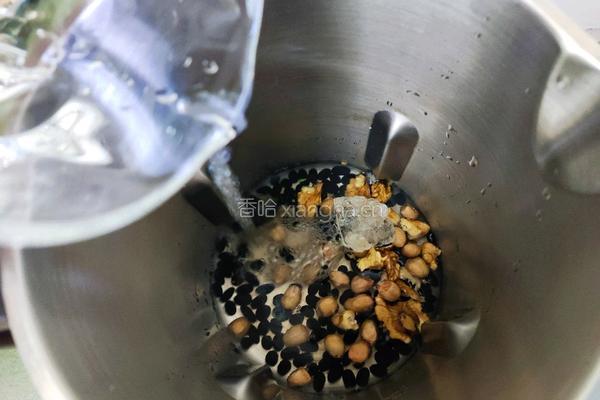黑豆核桃花生饮的做法图解6