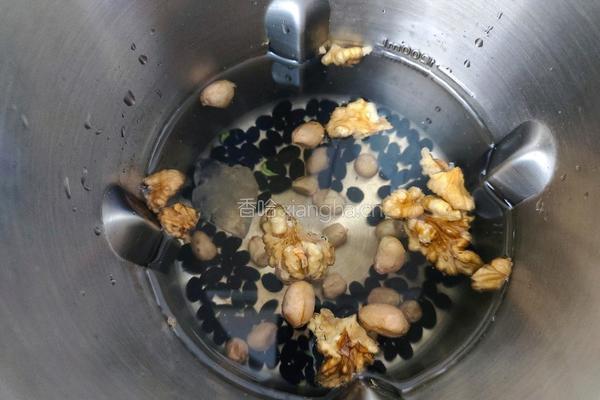 黑豆核桃花生饮的做法图解7