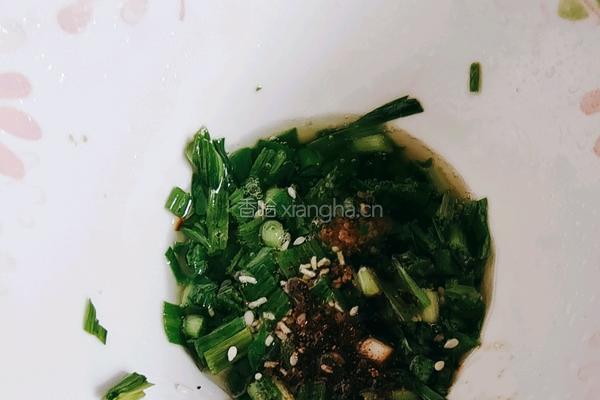 蒜苗酸汤面的做法图解3