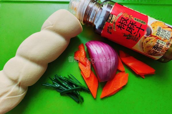 凉拌素鸡的做法图解1