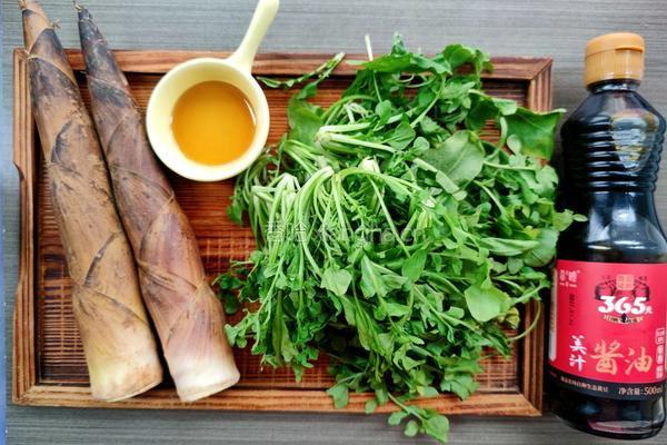 荠菜炒春笋的做法图解1