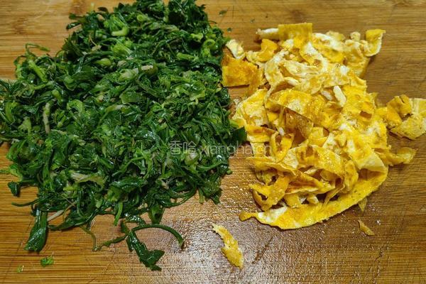 蒜泥蛋皮拌荠菜的做法图解7