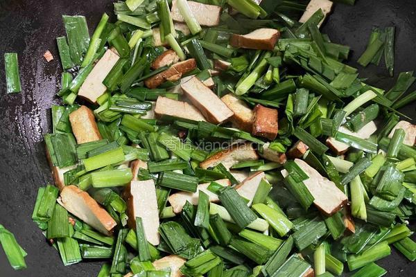 韭菜炒豆干的做法图解4