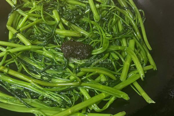 香畴黄豆酱炒空心菜的做法图解3