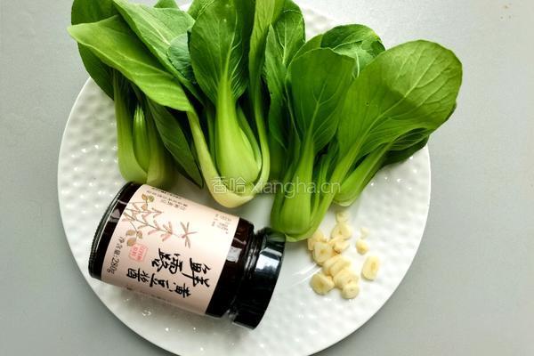 鲜露黄豆酱炒青菜的做法图解1