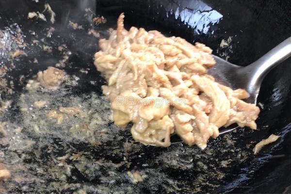 青椒炒平菇的做法图解6