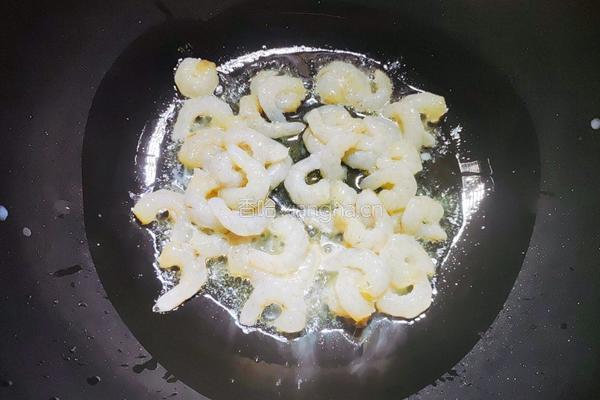 西葫芦炒虾仁的做法图解4