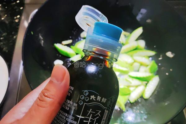 西葫芦炒虾仁的做法图解7