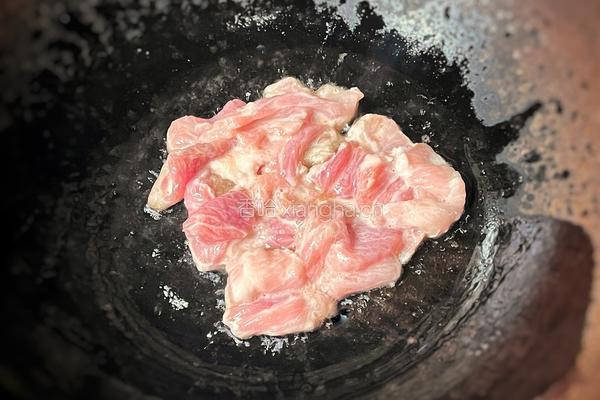 【春季“养肝”】鱼香豆腐烧肉的做法图解5
