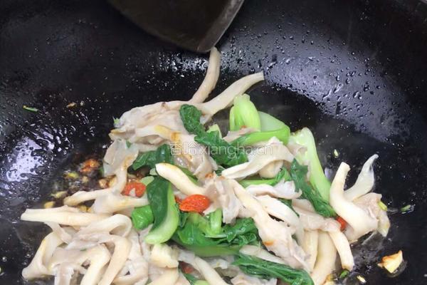 蚝油青菜平菇的做法图解6
