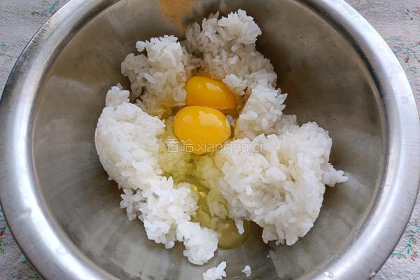 酱油炒饭的做法图解4