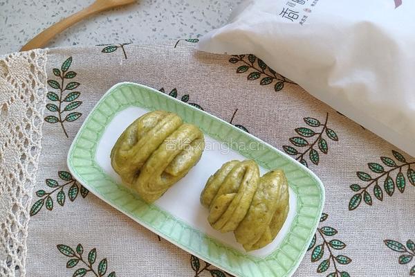 菠菜小花卷的做法图解1