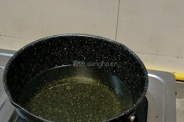 油炸花生米（椒盐）的做法图解2