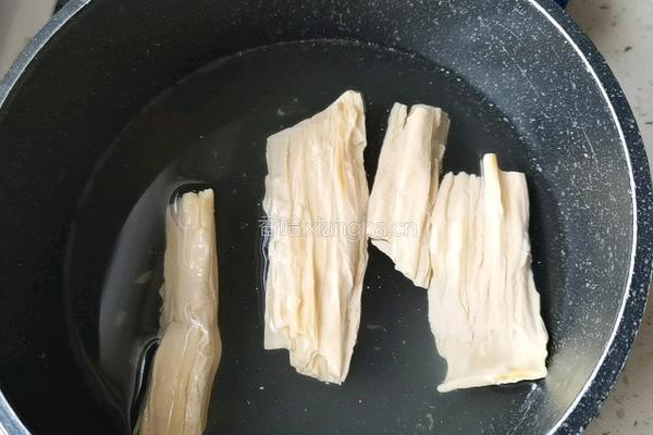 凉拌腐竹的做法图解1