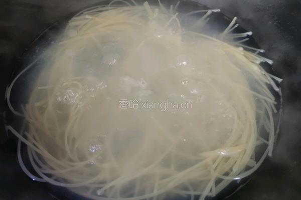 捞汁米线的做法图解3