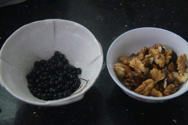 黑豆核桃饮的做法图解2