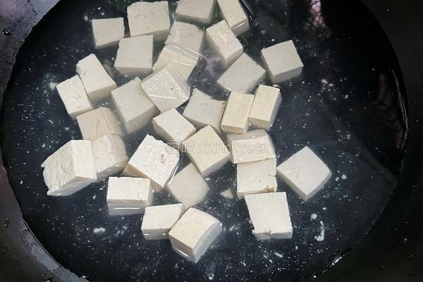 香椿拌豆腐的做法图解5