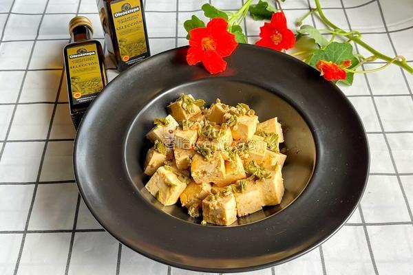 香椿拌豆腐的做法图解7