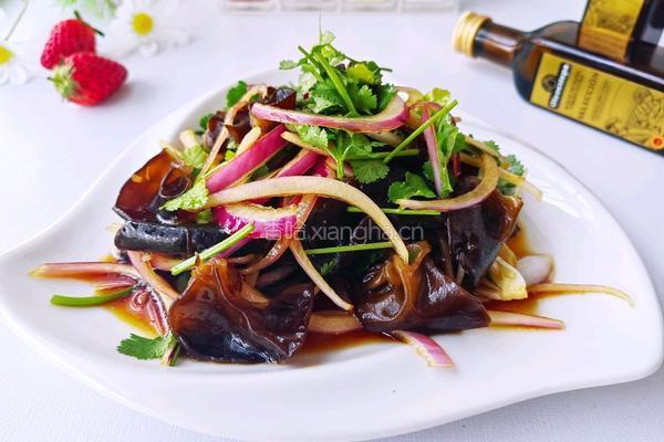洋葱拌木耳的做法图解6