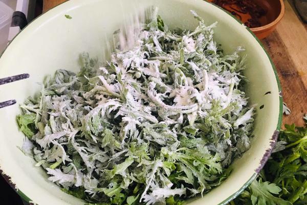 蒸拌茼蒿的做法图解2