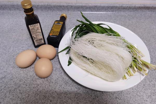韭菜粉丝炒鸡蛋的做法图解1