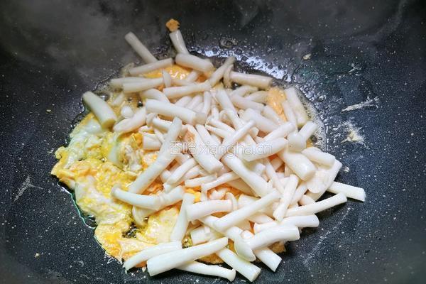 海鲜菇炒鸡蛋的做法图解7