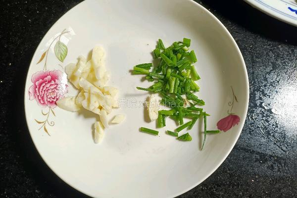 剁椒蒸茄子的做法图解3