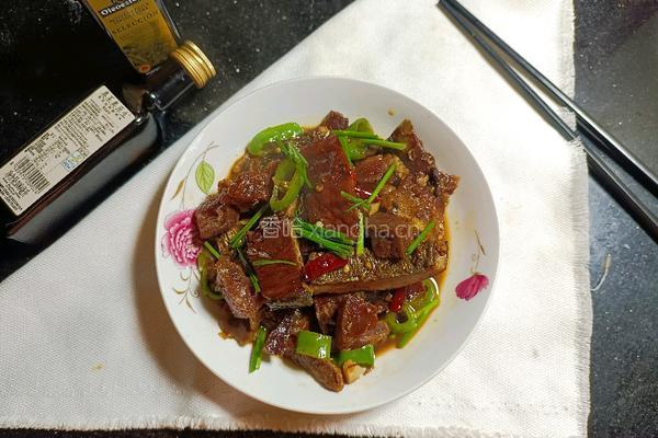 腊肉烧腊鱼的做法图解12
